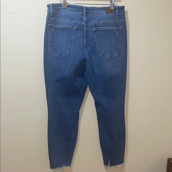 Women's Judy Blue Relaxed Fit Kyla Straight Destroyed Distressed Jeans - Picture 6 of 7